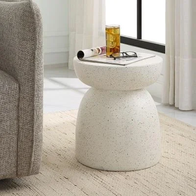 Accent Table3219373