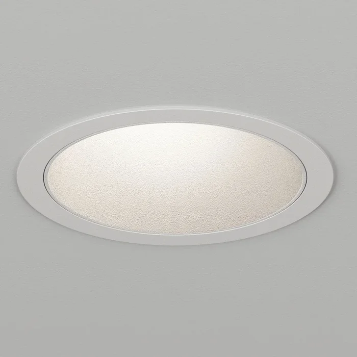 Atomos 2 Round Adjustable Trim Recessed Downlight – IC Airtight Housing – Dry/Damp Location Rated – White Powdercoat/White Baffle – 50 Degrees – 2700K